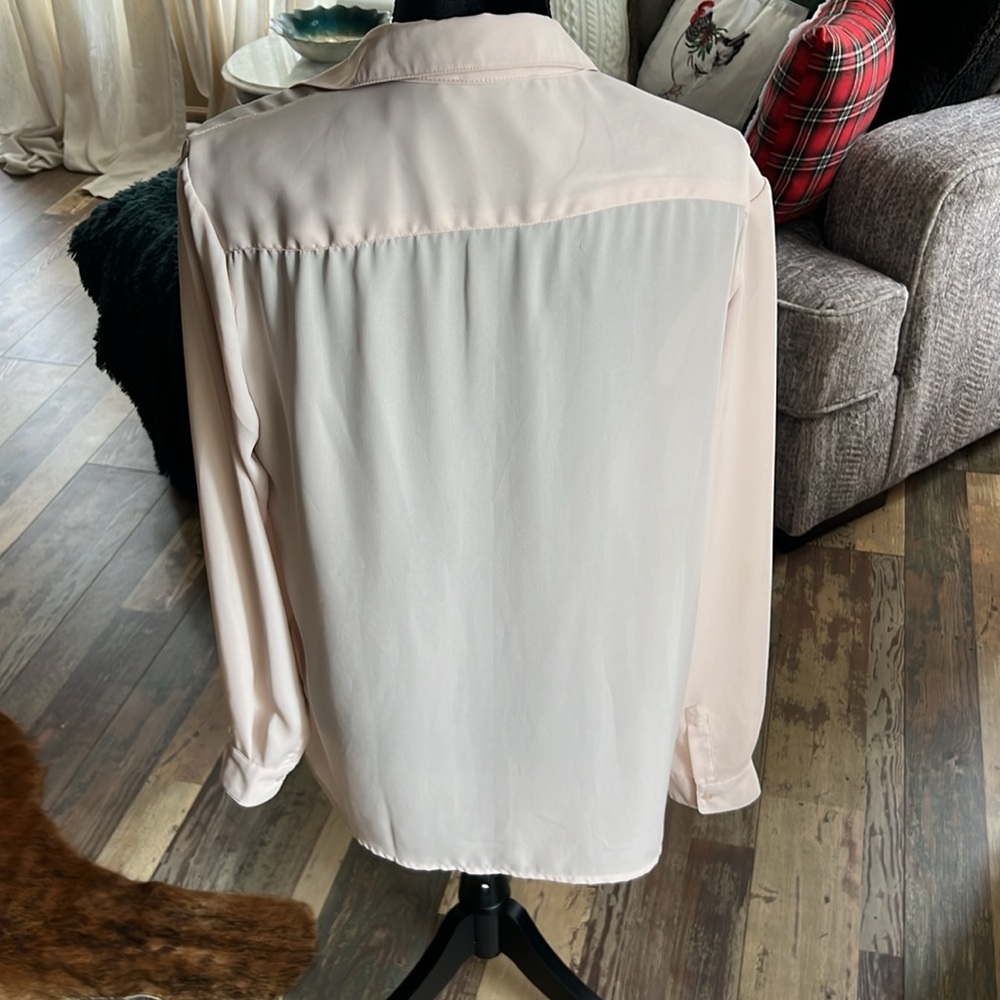 Button up - Picture 2 of 3